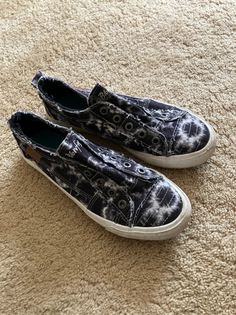 Blowfish Black Tie-Dye Slip-On Sneakers size 9.5